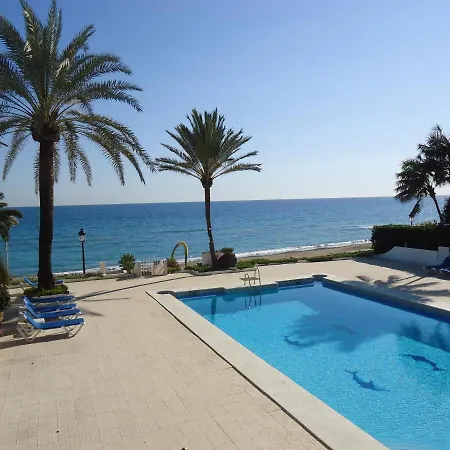 Overlooking , Central, Quiet, Parking, Swimming Pool Βίλα *