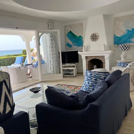 Villa Overlooking , Central, Quiet, Parking, Swimming Pool