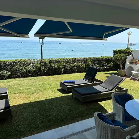 Villa Overlooking , Central, Quiet, Parking, Swimming Pool Marbella